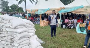 Eha-Amufu: NEMA Hands Over Relief Materials To Enugu Communities Affected By Herdsmen Invasion