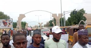 Kano Protesters Dare Police, Take Protest To Govt House, Streets