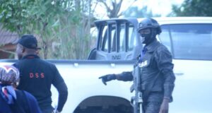 #Kogi Decides: DSS Officials Arrive Dino Melaye’s Polling Unit