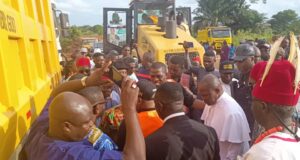 Enugu: Amidst Jubilation, Senator Kelvin Chukwu Flags Off Construction of Agbani-Amurri-Ugbawka Roads