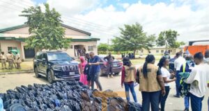 400 Nigerians Deported from UAE Arrive In Abuja