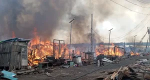 BREAKING: Fire Ravages Plank Market In Lagos
