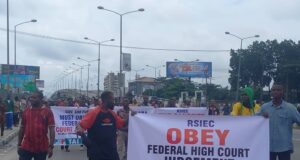 Just In: Wike’s Loyalists Take To Streets Against Ongoing Rivers LG Elections