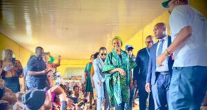 Anambra First Lady Donates Relief Materials To Flood Victims In IDP Camp