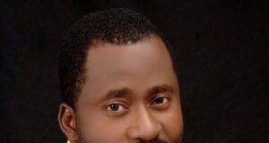 Desmond Elliot Denies Gay Rumours, Says He’s “Straight”
