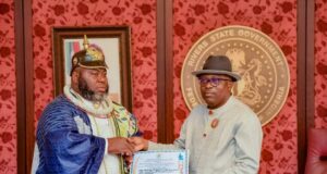 Governor Fubara Presents Staff Of Office To Asari Dokubo, Other Traditional Rulers