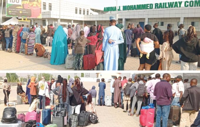 Free-train-passengers-stranded-at-Idu-Railway-Station-Abuja-ahead-of-Christmas-yesterday-768x487
