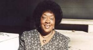 World’s Longest Toenails Record Holder, Louise Hollis, Dies At 86