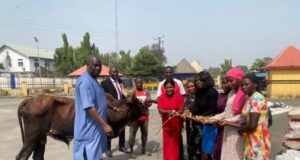 Imo Police Commissioner Honors Families Of Fallen Heroes With Christmas Gifts