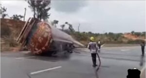 Disaster Averted At Ugwu Onyeama As Fuel Tanker, Tipper Collide In Enugu