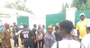 ‘Obaseki Never Treated Us This Way’ – Edo APC Supporters Locked Out Of Govt House