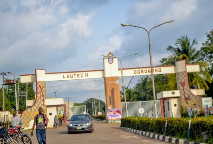 LAUTECH_gate_Ogbomosho-e1684828868525