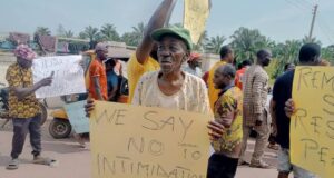 Protests As Tension Rises In Enugu Over Alleged Military Invasion Of Gov Mbah’s Hometown Despite Court Order