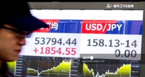 Uganda Election: 81-Year-Old Museveni Takes Early Lead As Opposition Leader Bobi Wine Placed Under House Arrest