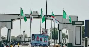 APC Flags Replace NNPP At Kano Government House