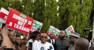 Panic In Rivers As Gunmen Attack Amaechi’s Convoy During ADC Registration